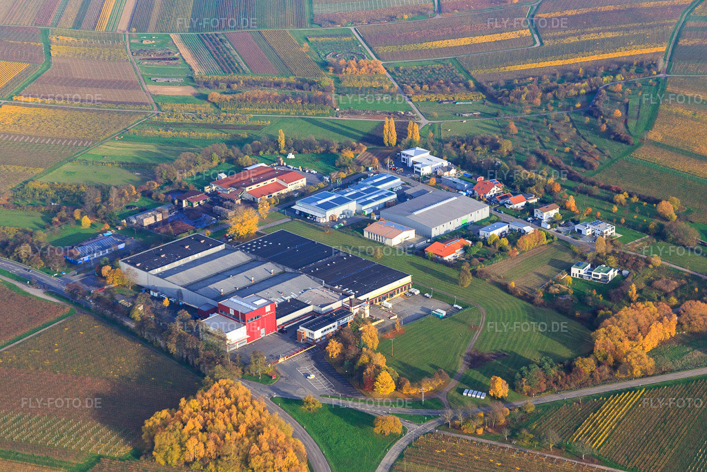 Luftbild: Großkelterei Kleine Kalmit in Ilbesheim bei Landau im Bundesland Rheinland-Pfalz in Deutschland. Foto: IMG_085171.jpg vom 08.11.2015 durch Werner Riehm/FLY-FOTO.de