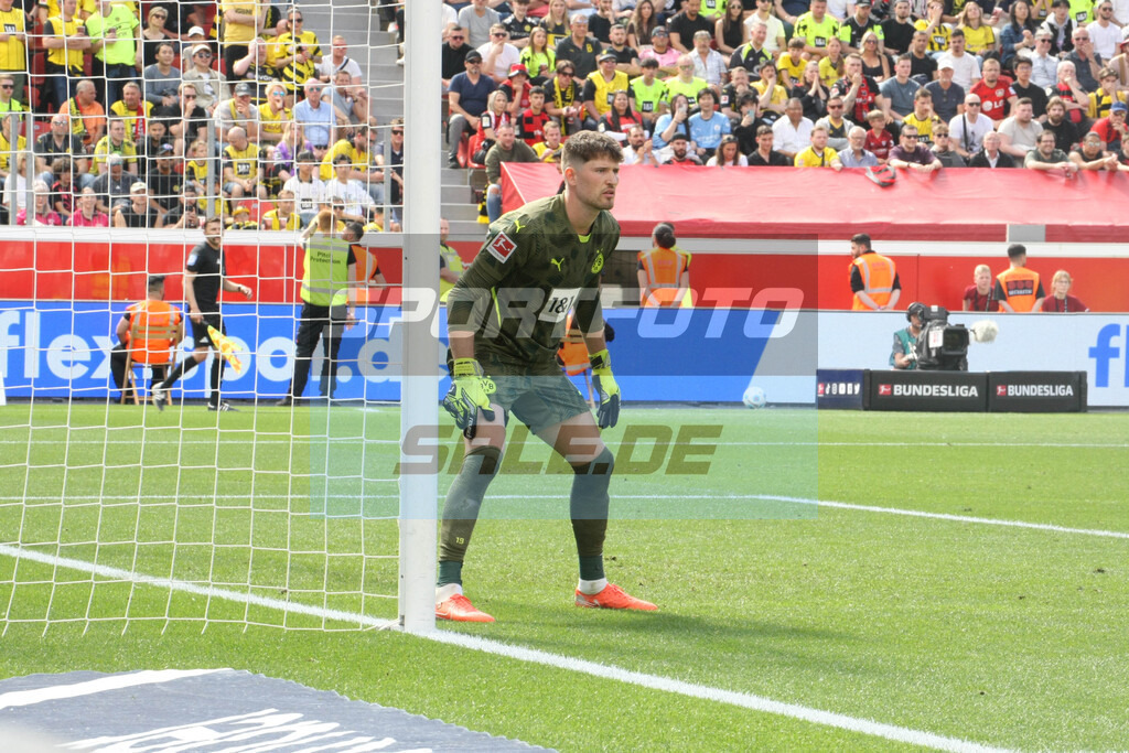 Bayer 04 Leverkusen - Borussia Dortmund | Gregor Kobel - © Sportfoto-Sale (MK) - Realisiert mit Pictrs.com