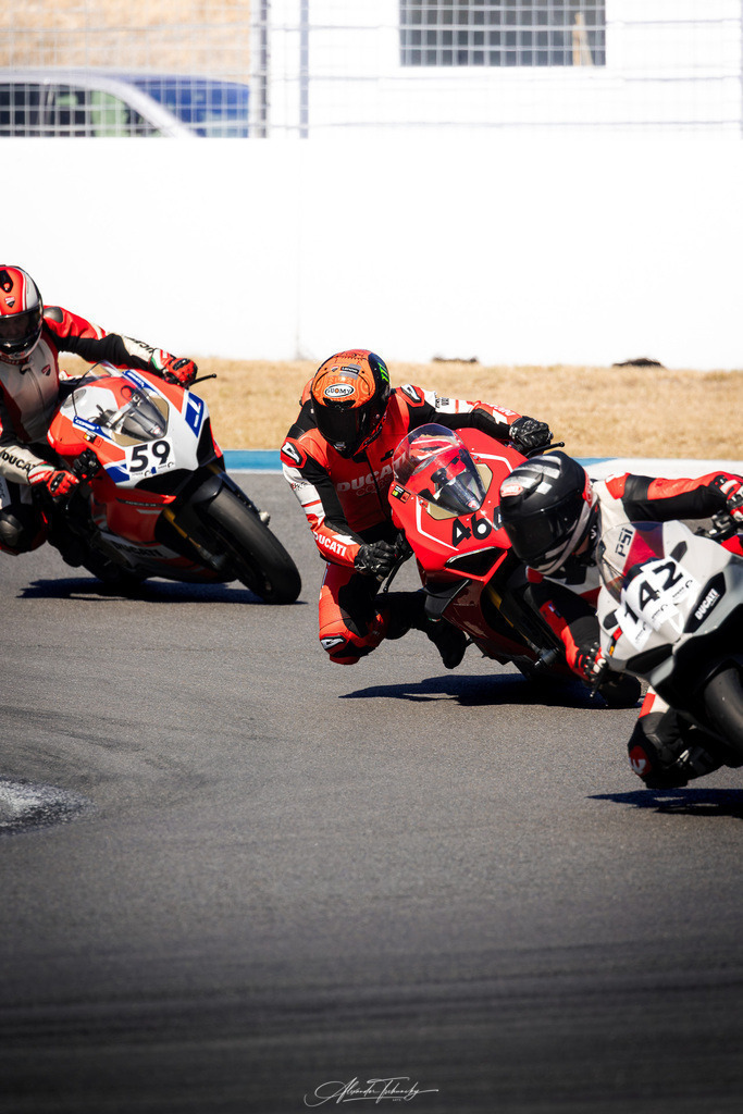 Ducati Trackday Hockenheimring 2026 | Entdecken Sie die faszinierende Welt von Alexander Tschuncky Arts: Kreative Fotografie, atemberaubende Automobilkunst und hochwertiger Bilderdruck. Lassen Sie sich inspirieren! - Realisiert mit Pictrs.com