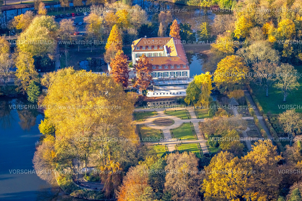 Gelsenkirchen251103464 | Luftbild, Schloss Berge, Wasserburg und Schlosspark, herbstliche Bäume, Buer, Gelsenkirchen, Ruhrgebiet, Nordrhein-Westfalen, Deutschland