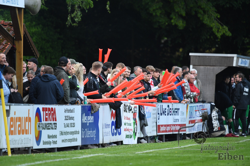 BV Bockhorn-SG FriPe | Relegation zur Kreisliga; BV Bockhorn (weiß)-SG FriPe (rot) am 05.06.2025 in Oldenburg/Ofenerdiek (Lagerstraße), Photo: Philip Eiben 2025 - Realisiert mit Pictrs.com