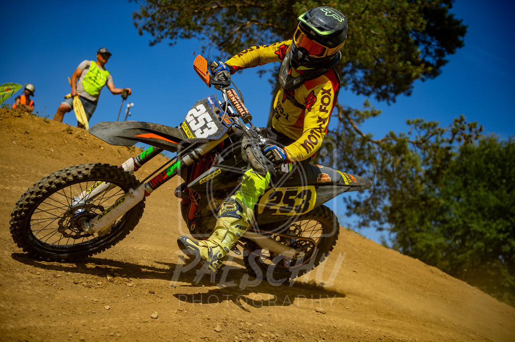 SE (172) | Paeschuphoto Shop - Wer nicht sucht der auch nicht findet.Ob Motocrossbilder oder von einem besuchtem Spiel, Hauptsache Action. - Realisiert mit Pictrs.com