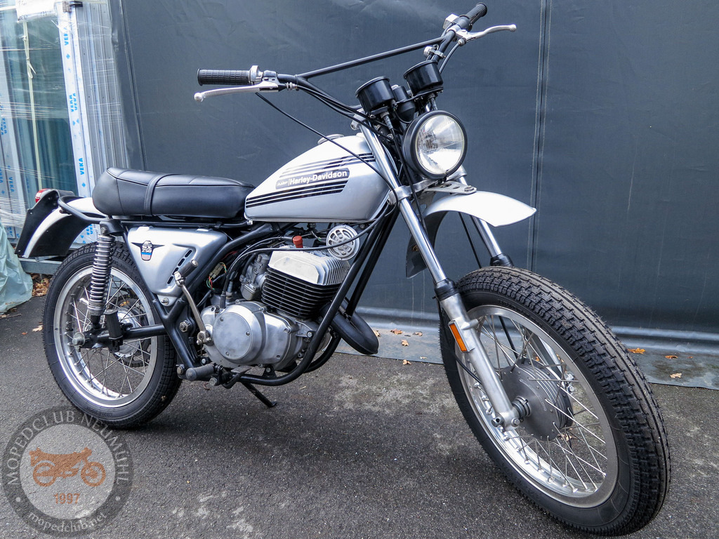 MopedmuseumNeumühl_151023_006 | Bildergalerie von Sport-Ereignissen aber auch von weiteren spannenden Dingen - nicht nur vom Niederrhein. In Anlehnung an den bekannten Spruch von Hanns Dieter Hüsch heißt das Motto: "Niederrhein ist überall".  - Realisiert mit Pictrs.com