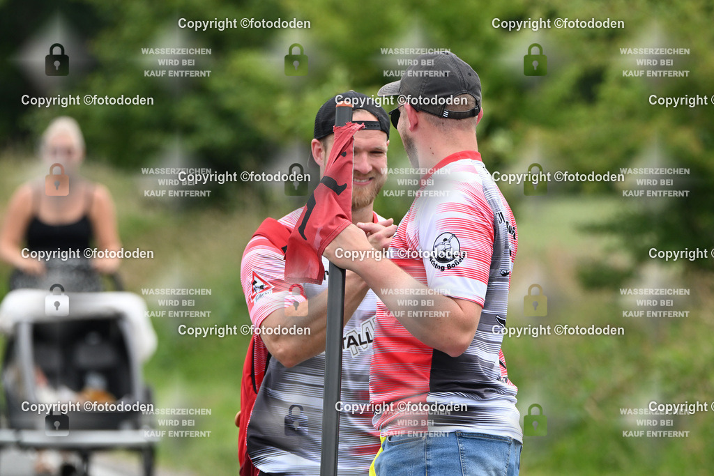 DSC_1996 | Sören Rothenburg (links) / Martin Siebolds als Bahnanweiser und erstes Gratulant 
