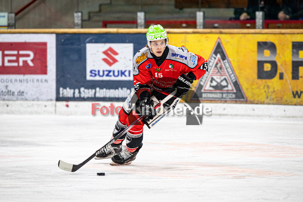 TSV Peißenberg MINERS gegen EHC Waldkraiburg DIE LÖWEN | Eishockey Bayernliga Herren Vorrunde 2024/25, TSV Peißenberg MINERS gegen EHC Waldkraiburg DIE LÖWEN, 20250124,Ryan MURPHY (MINERS 15) in Aktion, Freisteller,2025-01-24 in Peißenberg (Eisstadion Peißenberg)Ryan MURPHY (MINERS 15)Copyright: WolfgangxLindner foto-lindner.de