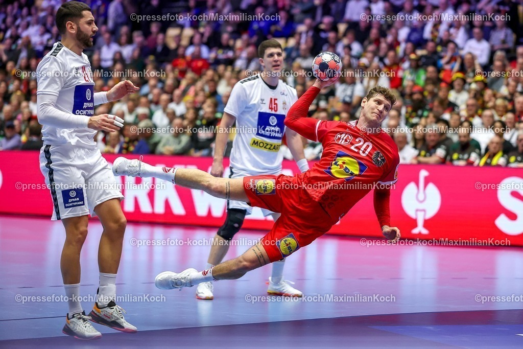 EHF19012601110 | 19.01.2026, Handball, Men's EHF EURO 2026, Österreich - Serbien, Jyske Bank Boxen in Herning, Dänemark, Preliminary Round:  Sebastian Frimmel (Austria #20) wirft auf das Tor 