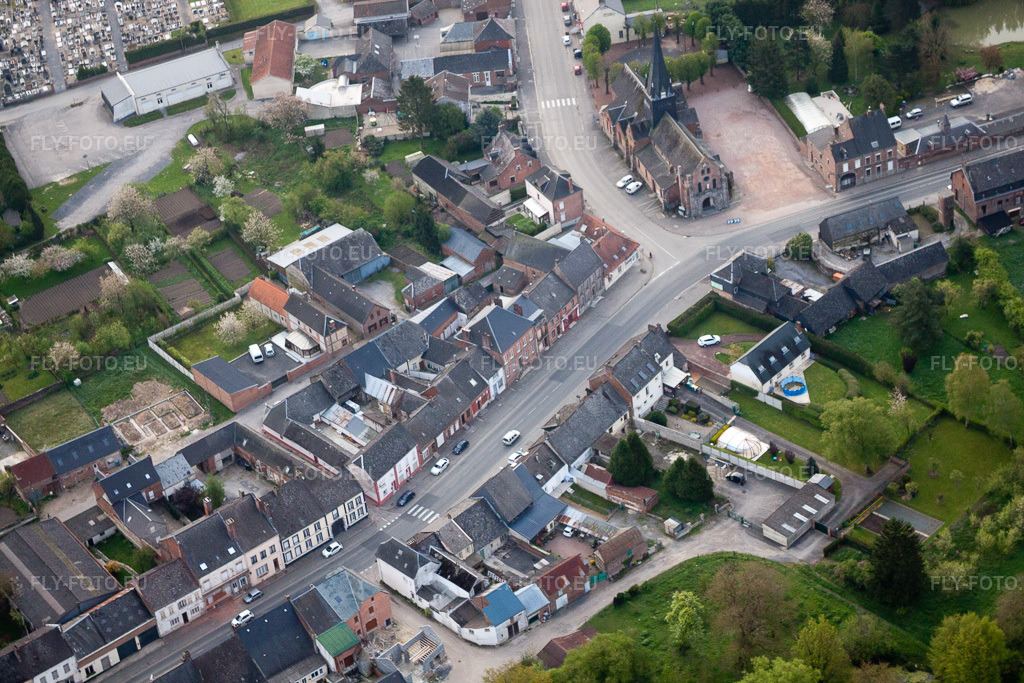 Vue aérienne: Vue de la ville à Étréaupont dans le département Aisne, France. Photo: IMG_39943.jpg prise le 17/04/2011 par Werner Riehm/FLY-FOTO.eu – Résolution de l'original: 4752 x 3168 px