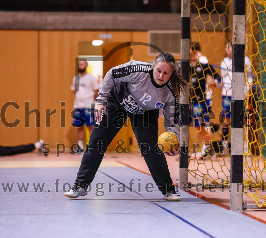 2024-11-24_077_SpVgg_Altenerding_gegen_HC_Donau-Paar_II | Erding, Deutschland, 24.11.2024:Handball, Bezirksoberliga Frauen Altbayern 2024 / 2024, 6. Spieltag, SpVgg Altenerding gegen HC Donau/Paar II, Endergebnis: 24:24Torfrau Laurie-Anne Hanriot (HC Donau/Paar, #12)Foto: Christian Riedel / fotografie-riedel.net