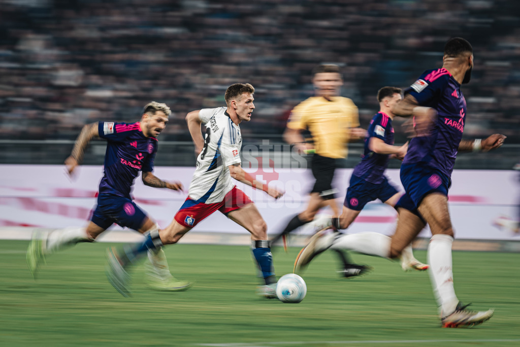 Fußball | Männer | Saison 2024/2025 | 2. Fußball-Bundesliga | 25. Spieltag | Hamburger SV vs. Fortuna Düsseldorf | 08.03.2025 | Emir Sahiti (#29, HSV) am Ball