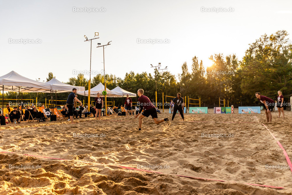 2025-200083230-Strandvölkerball-WM_1 |  23.08.2025; Berlin Foto: Gerold Rebsch - www.beachpics.de
