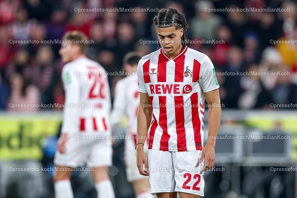 1FC14012601050 | 14.01.2026, Fußball, 1. FC Köln - FC Bayern München, 1. Fußball Bundesliga, 17. Spieltag, RheinEnergie-STADION, Saison 2025 2026: Jamai Simpson-Pusey (1FC Koeln #22) enttäuscht Enttäuschung  DFB regulations prohibit any use of photographs as image sequences and or quasi-video.