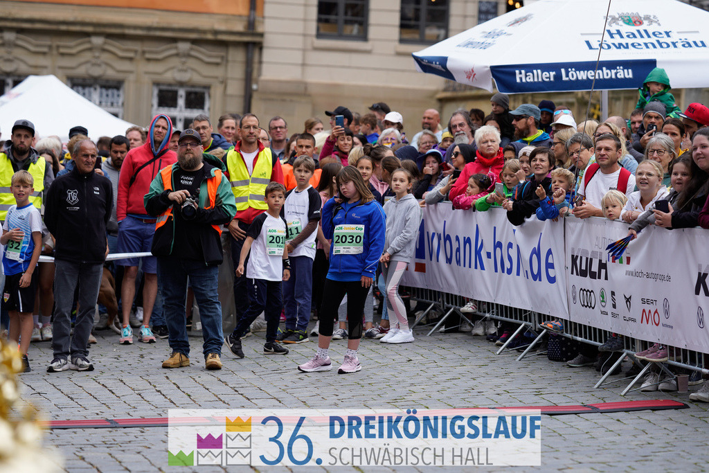 AOK Junior Cup 400m | 3Königslauf 2022 AOK Junior Cup 400m - Realisiert mit Pictrs.com