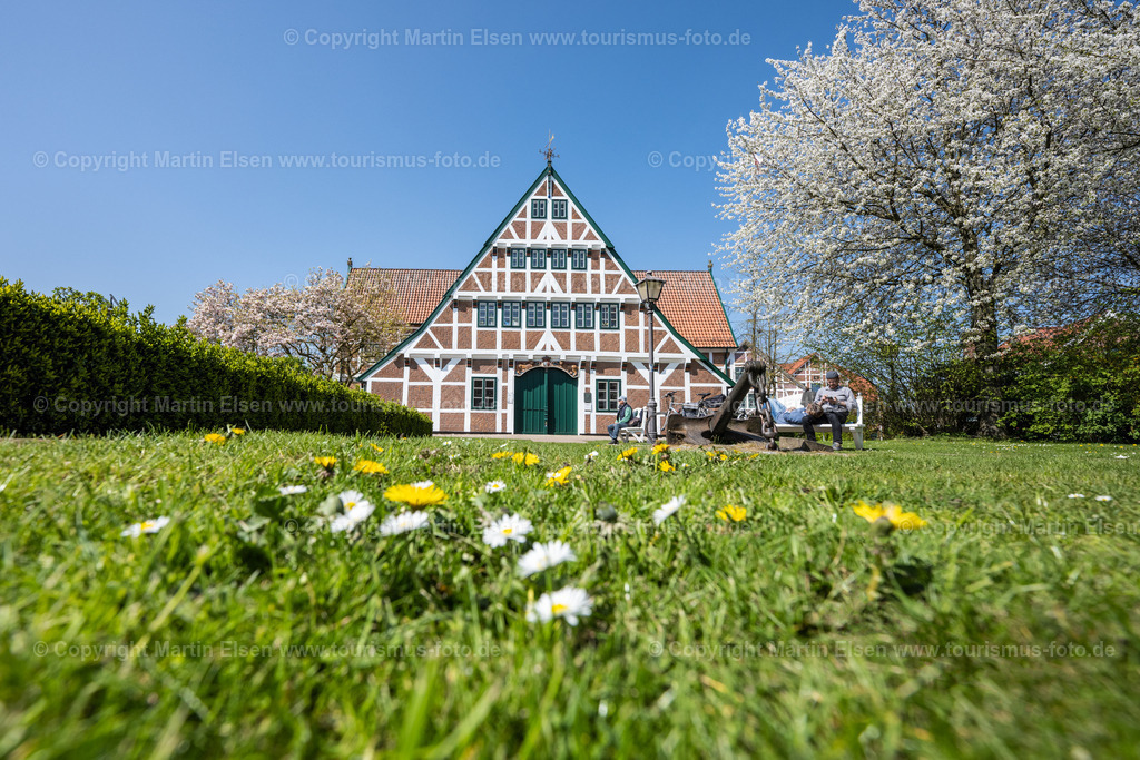 Altes Land Jork Rathaus_Kirschblüte_ELS_0039230423 | Fotos aus den Touristenorten aus Norddeutschland. - Realisiert mit Pictrs.com