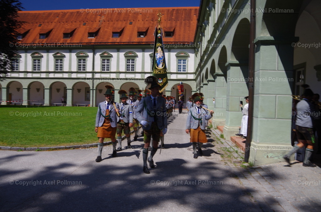 IMGP6817 | fotografiert von Axel PollmannLeonhardi Wallfahrt Benediktbeuern und Murnau, Fronleichnam, Fasching, Landschaft im Loisachtal und Benediktbeuern  - Realisiert mit Pictrs.com