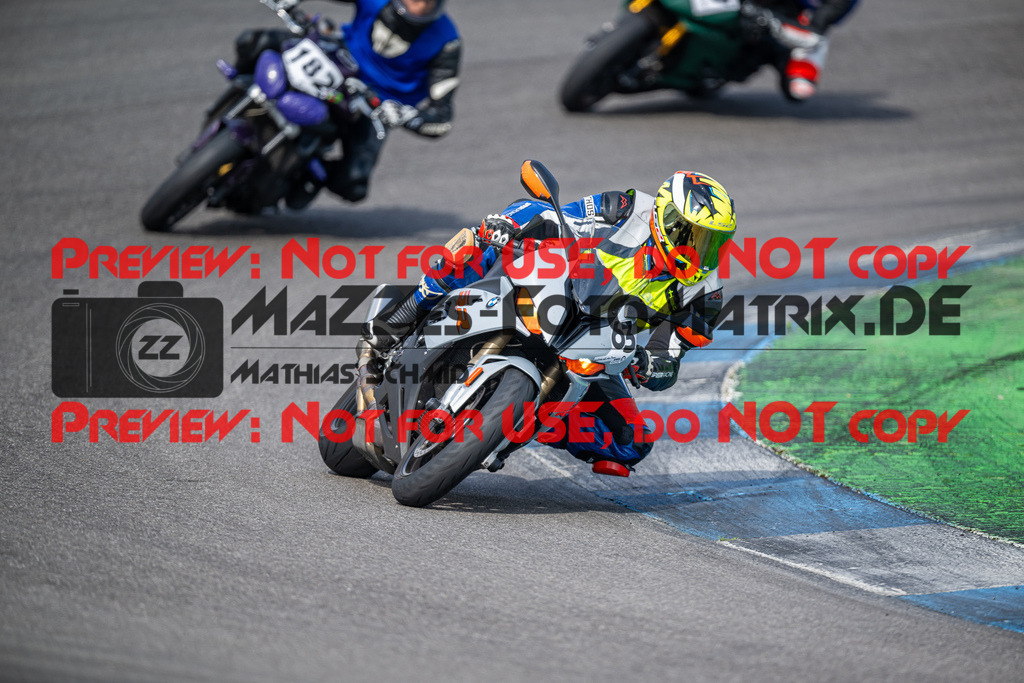 MaZZes_FotoMatrix_240701_6007705_1138 | INST