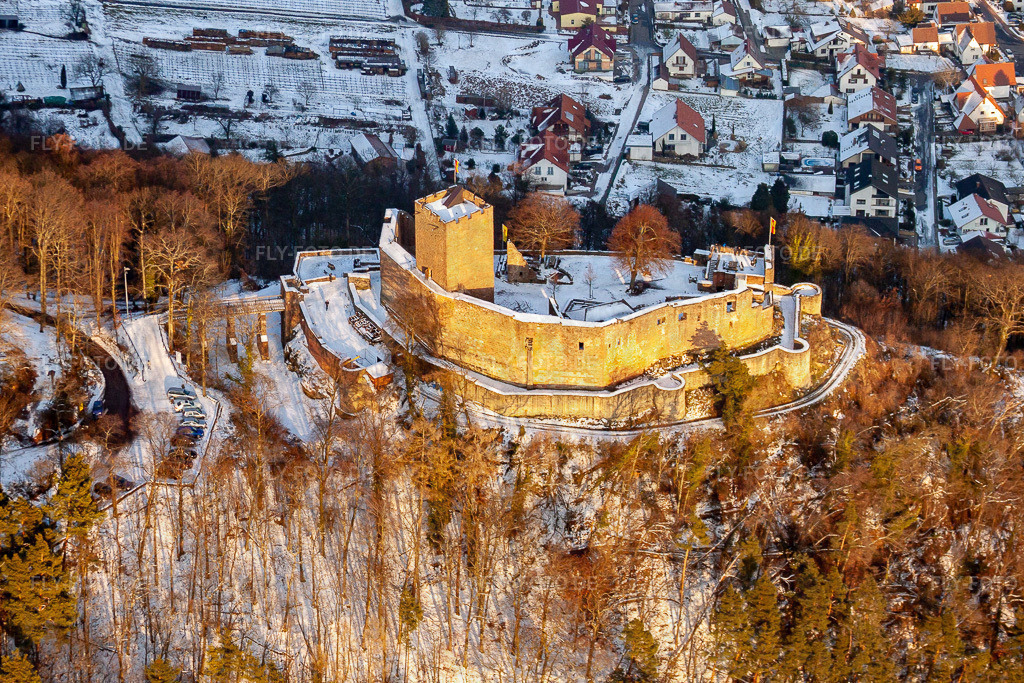 Ruine und Mauerreste der ehemaligen Burganlage und Feste  Burg Landeck | Luftbild: Ruine und Mauerreste der ehemaligen Burganlage und Feste  Burg Landeck in Klingenmünster im Bundesland Rheinland-Pfalz in Deutschland. Foto: IMG_24510.jpg vom 16.02.2010 durch Werner Riehm/FLY-FOTO.de - Realisiert mit Pictrs.com