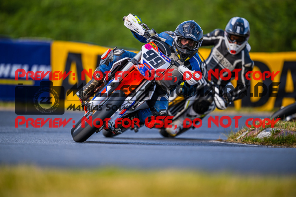 MaZZes_FotoMatrix_220528_4248 | Fotograf Mathias Schmid
Sportfotograf,
Eventfotograf,
Hochzeitsfotograf,
Portraitfotograf