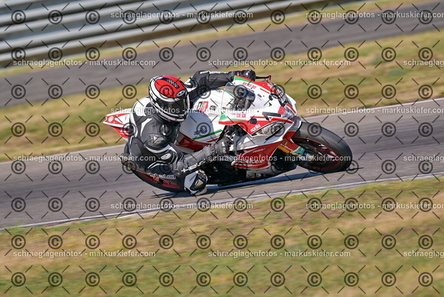 26bt05-0120 | markuskiefer.com - Realisiert mit Pictrs.com