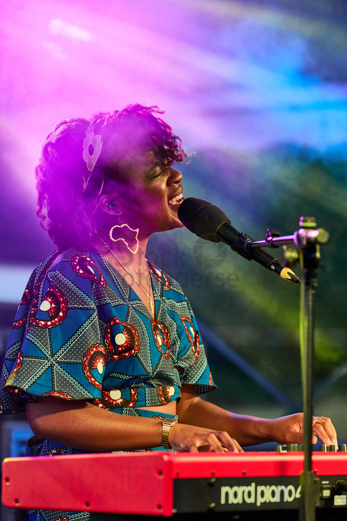 AfraKane_Vauban2022 11 | Stockfotos, Picsomania, MGM-Services, Michael Gerlach, Auftragsbilder, Auftragsarbeiten, Workshops, Shooting, Reisefotografie, Produktfotografie, Foodfotografie, Hochzeitsfotografie, Saarland, Fotografin, Fotograf, Hochzeitsbilder, Saarlouis, Hundeshootin