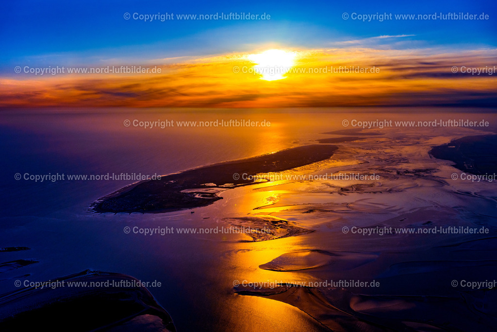 Norderney_Sonnenaufgang_ELS_5759190523 | NORDERNEY 19.05.2023 Küstenbereich der Nordsee - Insel Norderney bei Sonnenaufgang in Norderney im Bundesland Niedersachsen, Deutschland. // Coastal area of the North Sea - the island of Norderney at sunrise in Norderney in the state Lower Saxony, Germany. Foto: Martin Elsen