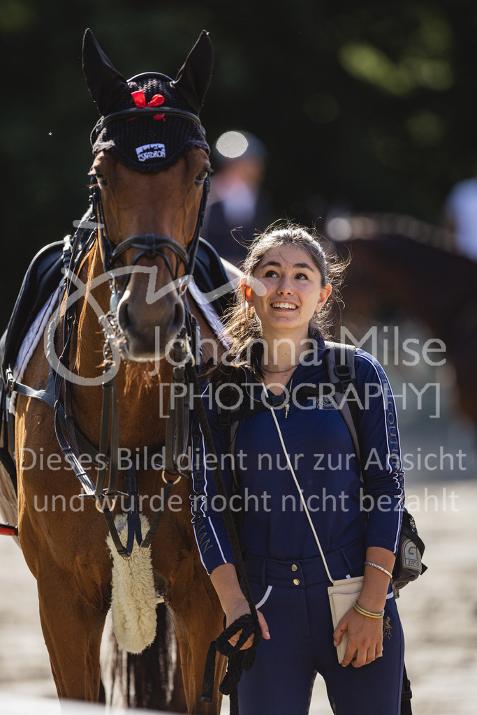 230826_Delbrueck_S1-Spr_Impressionen-903 | Deine schönsten Turniermomente als professionelle Fotos! Entdecke hochwertige Pferdesport-Fotografie im Online-Shop. Jetzt Fotos finden & bestellen!