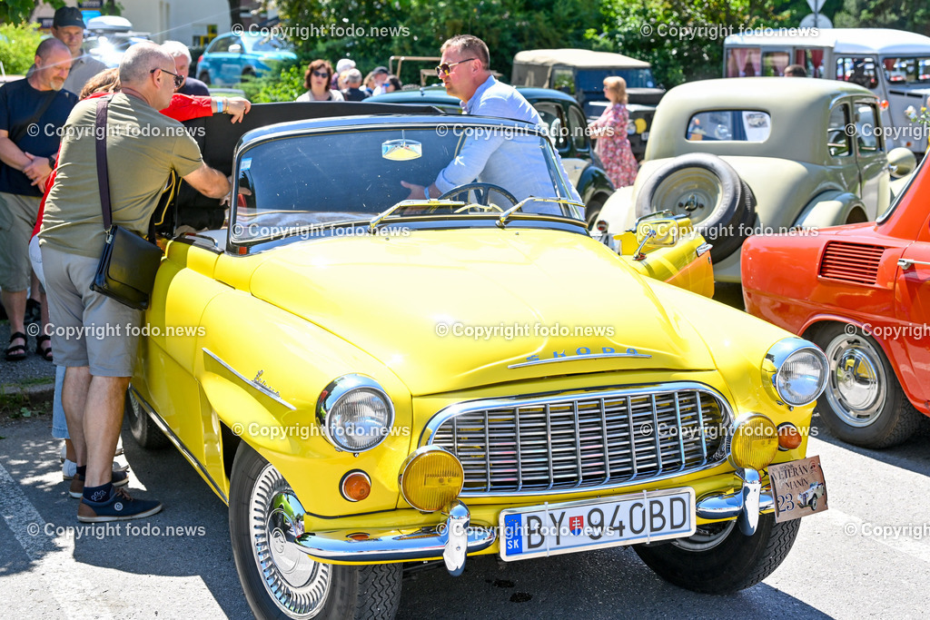 Slowakei_ Povazska Bystrica_ Veteran Tour Manin_ 14.06.2025-156 | 14.06.2025, Slowakei, SVK, Trenciansky kraj, Povazska Bystrica, im Bild Oldtimer Klub, Historische Fahrzeuge, Veteran Tour Manin, Auto, Alt, Besucher, Menschen, Feature, Symbolbild