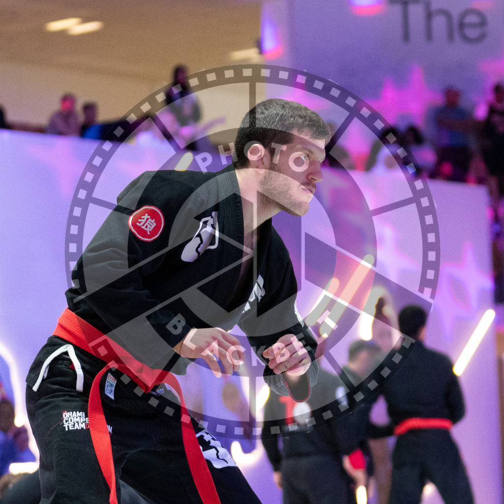 20231109PBB5266 | Fighters compete during the AJP World Professional Championship in the Mubadala Arena in Abu Dhabi, Arab United Emirates, on November 9, 2023.