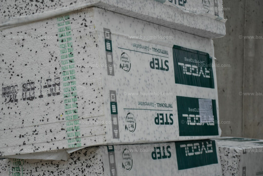 bib-lg19-fussbodenaufbau-0125 | Nach LV-Leistungsgruppen sortierte Detailfotos über den Bau eines Hauses. Alle Hausbau-Bilder direkt vom Urheber und Autor der Website Haus-Selber-Bauen.com