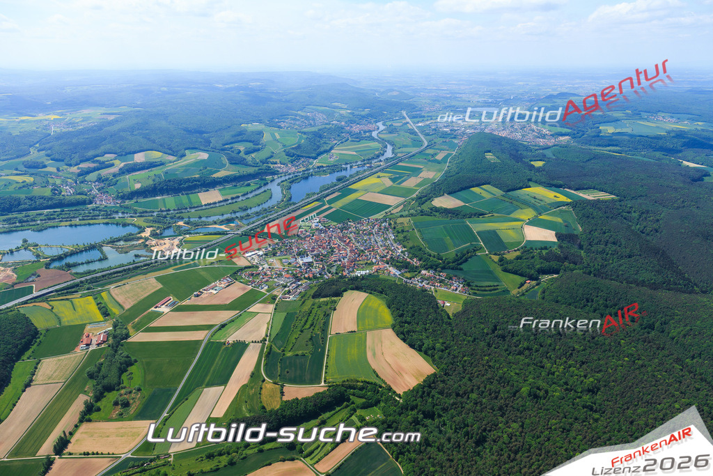 Luftbild von  Stettfeld - Luftaufnahme wurde 2015 von https://frankenair.de mittels Flugzeug (keine Drohne) erstellt - die Geschenkidee