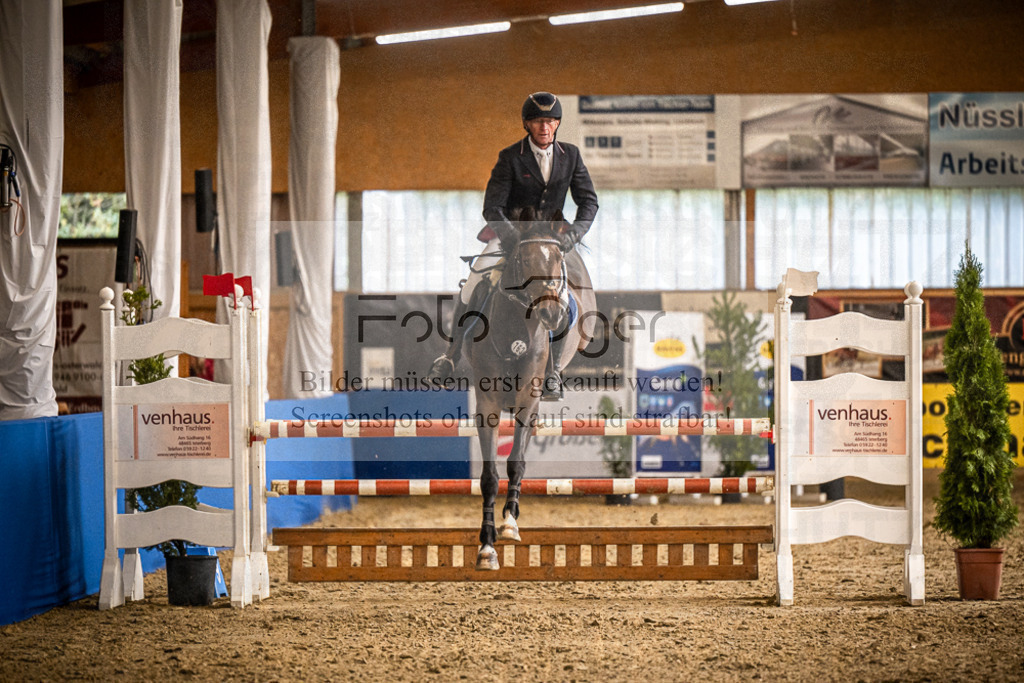 DOS_B1402 | Entdecke hochwertige Reitturnierfotos von Foto Oger. Professionell, emotional und authentisch – jetzt Lieblingsmomente im Shop bestellen.Deutschlandweite Turnierfotografie. - Realisiert mit Pictrs.com