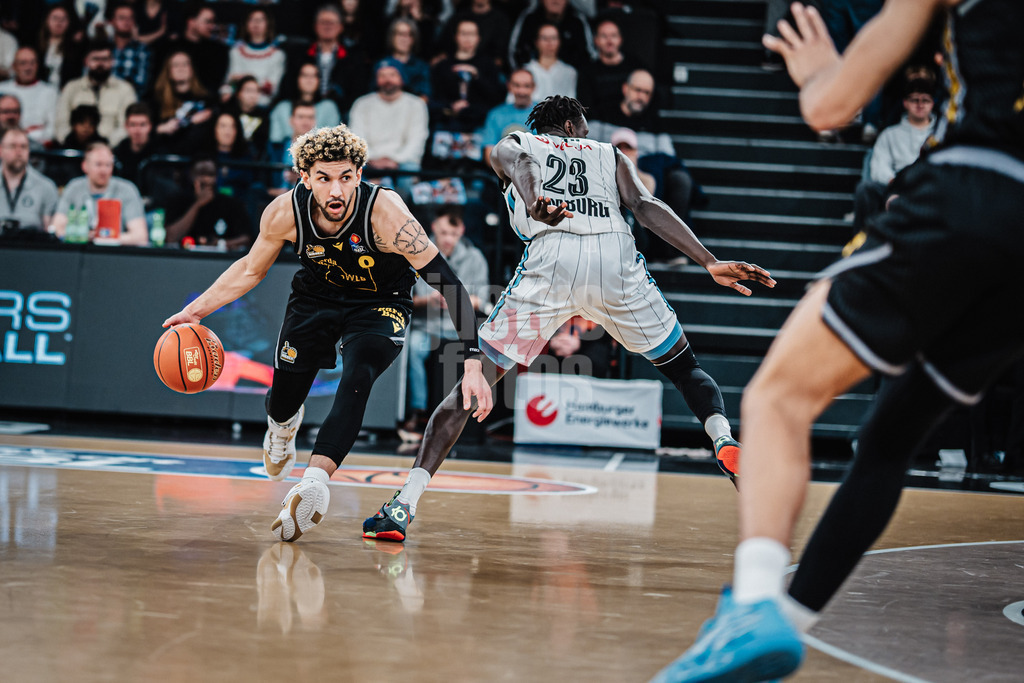 Basketball | Männer | Saison 2024/2025 | easyCredit Basketball Bundesliga | 12. Spieltag | Veolia Towers Hamburg vs. MHP Riesen Ludwigsburg | 21.12.2024 | Hunter Maldonado (#8, MHP Riesen Ludwigsburg)