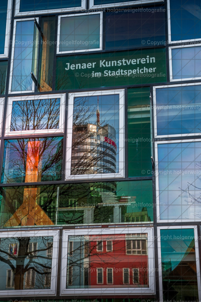 Hausfassade | Kaufen sie online außergewöhnliche Fotografien auf Leinwand Acrylglas Fotoprint Aludibond von holgerweigeltfotografie - Realisiert mit Pictrs.com