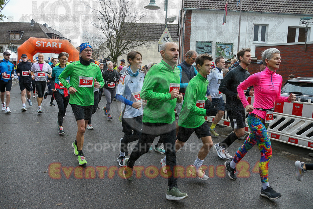 251130_1134_EX1_8083 | Sportfotografie im Rhein-Sieg Kreis, Köln, Bonn, NRW, Rheinland Pfalz, Hessen, etc. Unser Tätigkeitsfeld umfasst den Laufsport vom Volkslauf über den Marathon, Duathlon, Triathon bis zum Ultralauf wie Kölnpfad Ultra oder Schindertrail.