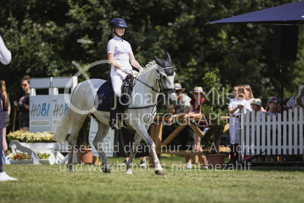 240720_LC_Reiter-WB-116 | Deine schönsten Turniermomente als professionelle Fotos! Entdecke hochwertige Pferdesport-Fotografie im Online-Shop. Jetzt Fotos finden & bestellen!