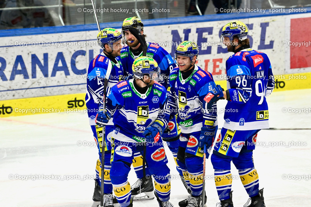 EC IDM Wärmepumpen VSV vs. Hydro Fehervar AV19  | #16 HANCOCK Kevin EC VSV, #46 WALL Alex EC VSV, #8 Rebernig Maximilian EC VSV, #72 HUGHES John EC VSV, Jubel EC VSV Mannschaft, #96 HOLWAY Patrick EC VSV, EC IDM Wärmepumpen VSV vs. Hydro Fehervar AV19 , EC IDM Wärmepumpen VSV vs. Hydro Fehervar AV19  am 01.01.2025 in Villach (Stadthalle Villach), Austria, (Photo by Bernd Stefan)