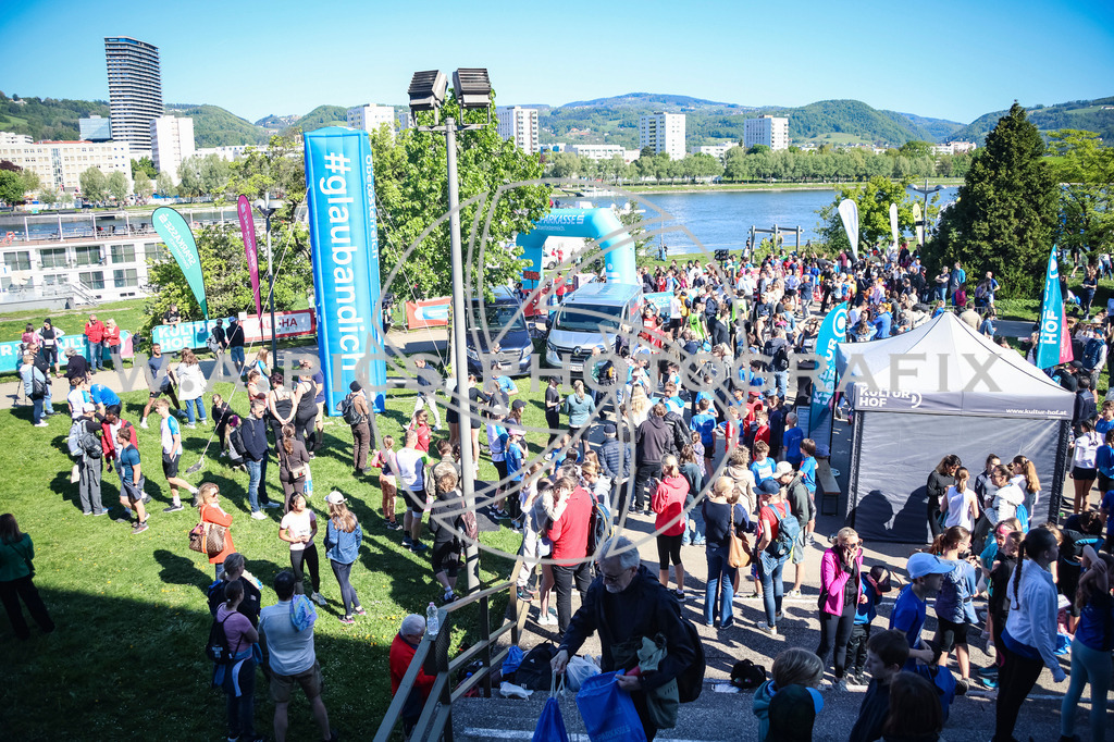 ..... | LINZ,AUSTRIA,27.April 25, Int. 3 Brückenlauf Linz  , Image shows: Photo: WAPICS / Manuel Binder