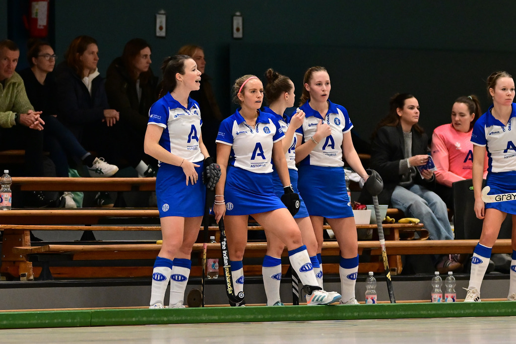 Hockey I Frauen I Halle 2024-2025 I 1. Bundesliga Nord I 7. Spieltag I Großflottbeker THGC - UHC Hamburg | Der Sportfotograf. - Realisiert mit Pictrs.com