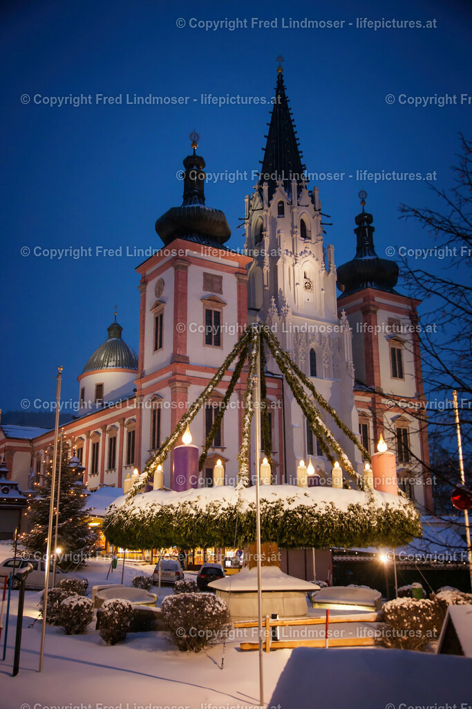 Basilika Adventkranz Blaue Stunde Hochformat_ 6013gross-standard-scale-2_00x | Fotos und Fotoprodukte - Realisiert mit Pictrs.com