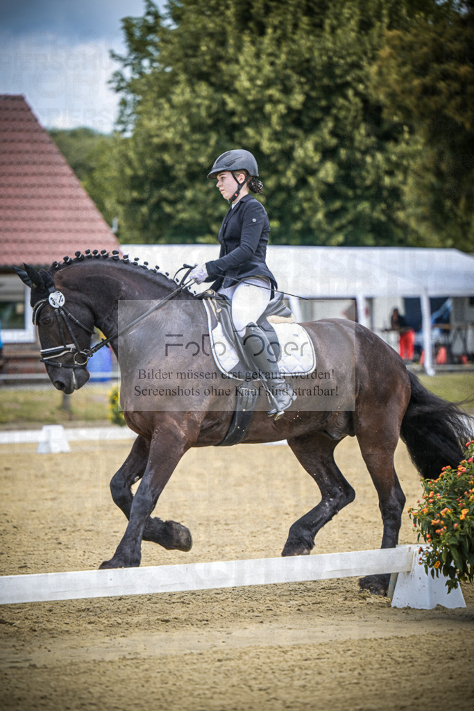 DOS_1664 | Entdecke hochwertige Reitturnierfotos von Foto Oger. Professionell, emotional und authentisch – jetzt Lieblingsmomente im Shop bestellen.Deutschlandweite Turnierfotografie. - Realisiert mit Pictrs.com