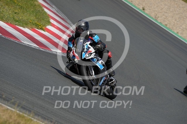 2025_06_19_PBK_17150 | Sportfotografie; SlowMotion; Video; Rennstrecke; Hafeneger; Speer; Racing; RSE; BMW; CBO; Trackday; Motorsportarena; Hockenheimring; Brno; Most; Barcelona; Valencia
