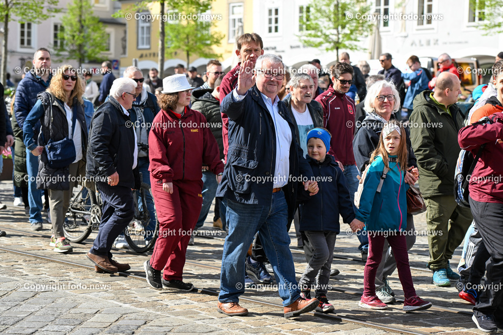 Hauptplatz Linz_ 1. Mai Umzug 2023_ 01.05.2023-22 | 01.05.2023, Hauptplatz Linz, AUT, Hauptplatz Linz, im Bild 1. Mai Umzug 2023 Linz Hauptplatz, SPOE 

Johann Kalliauer (Praesident der Arbeiterkammer Ooe, OeGB-Landesvorsitzender a.D.)