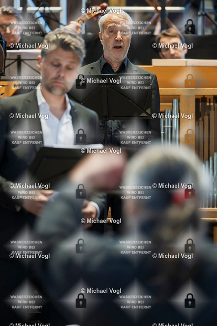 TAM25_K.11__Michael-Vogl_023_7687 | Tage Alter Musik Regensburg K.11 Dreieinigkeitskirche Ars Antiqua Austria (Österreich) St. Florianer Sängerknaben (Österreich) Splendor Austriae Höfischer Prunk in geistlichen Werken B.A. Aufschnaiter: Missa Laetemurine & H.I.F. Biber: Vesperae à 32 Franz Farnberger Einstudierung Gunar Letzbor Solovioline, Leitung Foto: Michael Vogl
