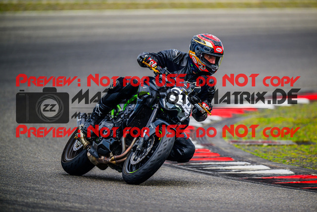 MaZZes_FotoMatrix_240717_6007705_6506 | GELB