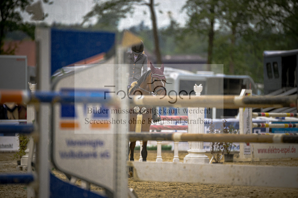 20240505-DOS_2333 | Entdecke hochwertige Reitturnierfotos von Foto Oger. Professionell, emotional und authentisch – jetzt Lieblingsmomente im Shop bestellen.Deutschlandweite Turnierfotografie. - Realisiert mit Pictrs.com