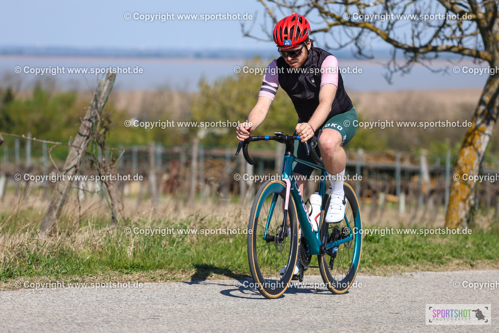 IMG_9756 | @sportshot_your_pictrs #yourpictures#roadtowm2029 #nrm #neusiedlerseeradmarathon #neusiedlersee #neusiedlerseetourismus #burgenland #mörbisch #nrm26 #burgenlandtourismus #voglundco #poweredbyburgenlandtourismus #radsport #rad #marathon #ucigranfondo #visitburgenland #ucigranfondoworldseries