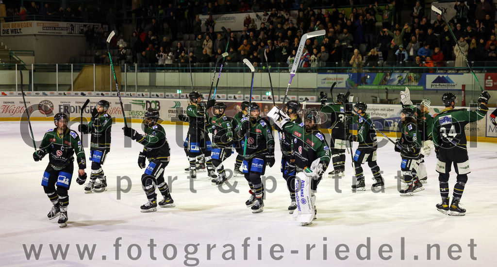 2023-03-10_158_TSV_Erding_gegen_TEV_Miesbach | Erding, Deutschland, 10.03.2023:
Eishockey, Bayernliga Playoffs 2022 / 2023, Halbfinale, TSV Erding gegen TEV Miesbach, Endergebnis: 2:0

Foto: Christian Riedel / fotografie-riedel.net