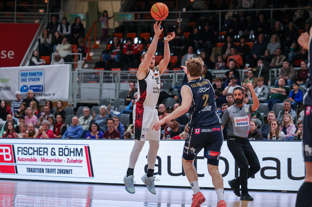 Pro A BAYER GIANTS vs Eisbären Bremerhaven-39 | Fotos von Basketballspielen aus dem Raum NRW fotografiert von Gero Mueller-Laschet und Daniel Schaefer - Realisiert mit Pictrs.com