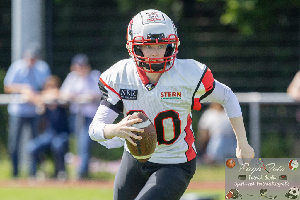 GFLW 1: German Football League Women 1: Rodgau Pioneers Ladies - Stuttgart Scorpions Sisters, 07.06.2026 | Dinah Laura Naegele (Stuttgart Scorpions Sisters #20) läuft den ball selbst, Freisteller, Portrait / Porträt, Rodgau Pioneers Ladies - Stuttgart Scorpions Sisters, Rodgau, Maingau-Energie-Stadion "Am Weichsee", 7.6.2026 - Realisiert mit Pictrs.com