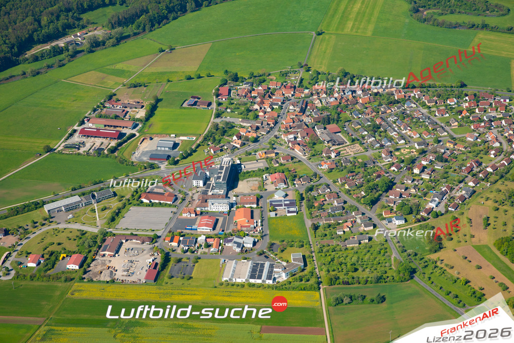 Das Luftbild zeigt : Großenbrach Bad Bocklet - Die Luftaufnahme wurde 2024 vom UL-Flugzeug aus erstellt ( keine Drohne ) - Hochauflösende Luftaufnahme - Für grossformatige Ausdrucke geeignet. Die Geschenkidee !Mit Lizenz und Bildrechte bestellbar