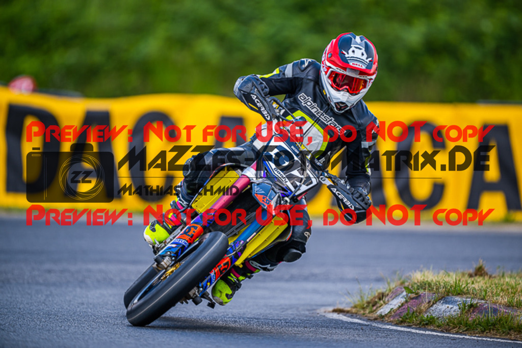 MaZZes_FotoMatrix_220528_1987 | Fotograf Mathias Schmid
Sportfotograf,
Eventfotograf,
Hochzeitsfotograf,
Portraitfotograf